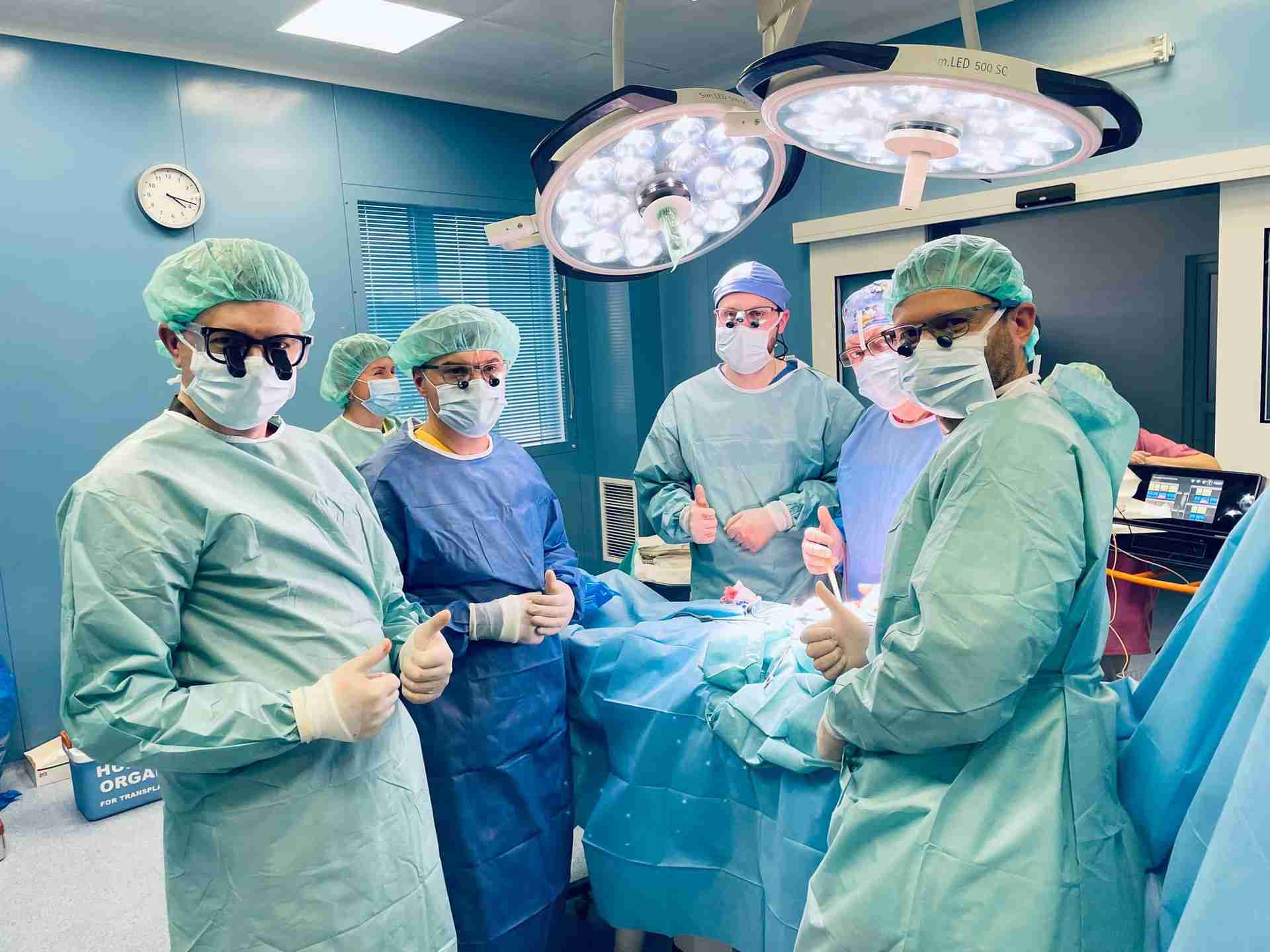 Тато-військовий став донором нирки для своєї доньки: трансплантацію зробили у Львові (ФОТО)