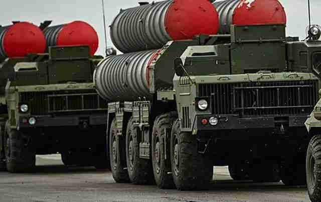У білорусі в напрямку українського кордону рухається колона техніки з зенітно-ракетними комплексами (ФОТО)