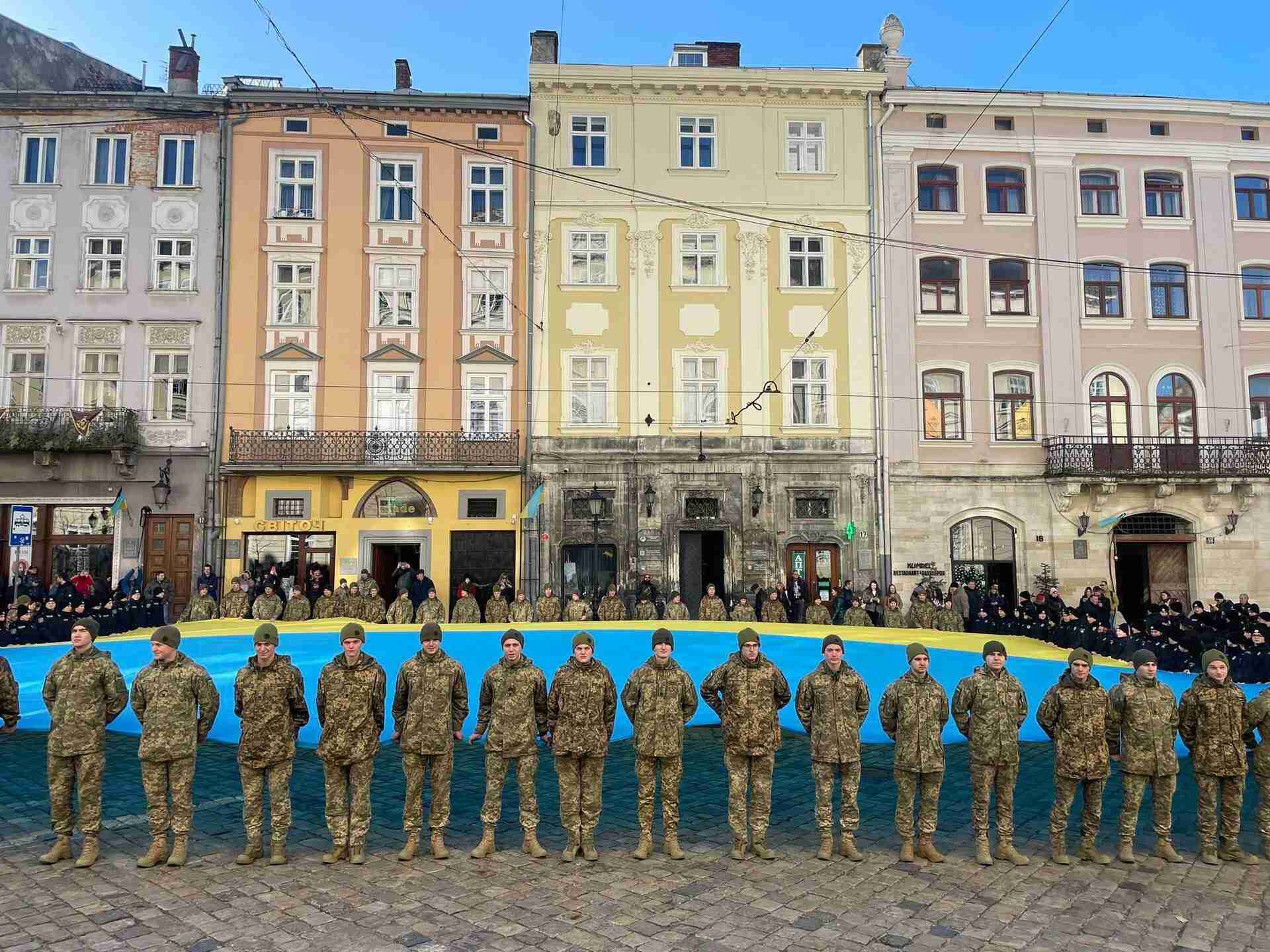 У центрі Львова урочисто заспівали Гімн України (ФОТО/ВІДЕО)