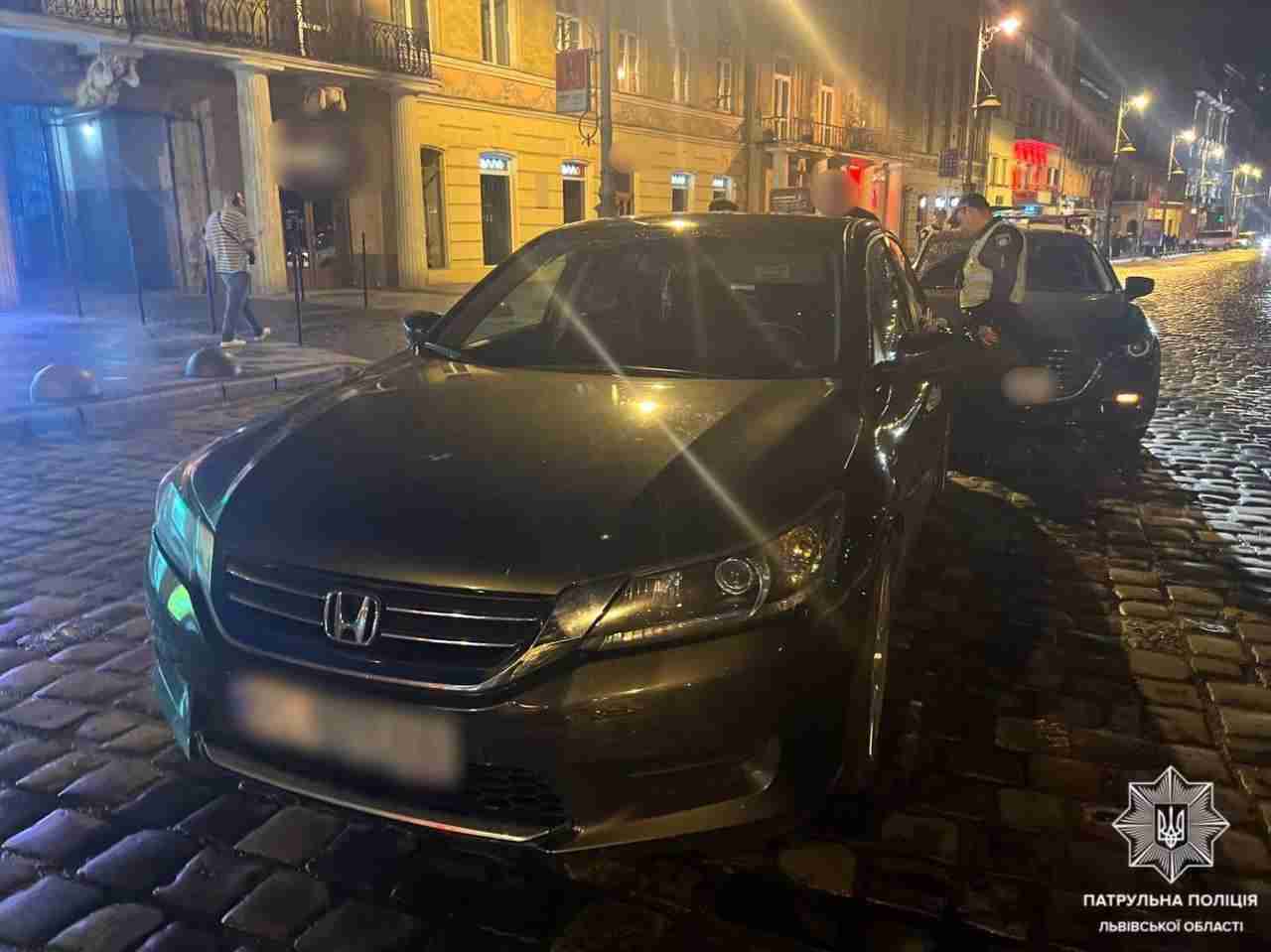 У центрі Львова затримали критично п’яного водія, який вчинив ДТП (ФОТО)