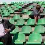 У Червонограді депутати провели засідання сесії на трибунах стадіону (фото)