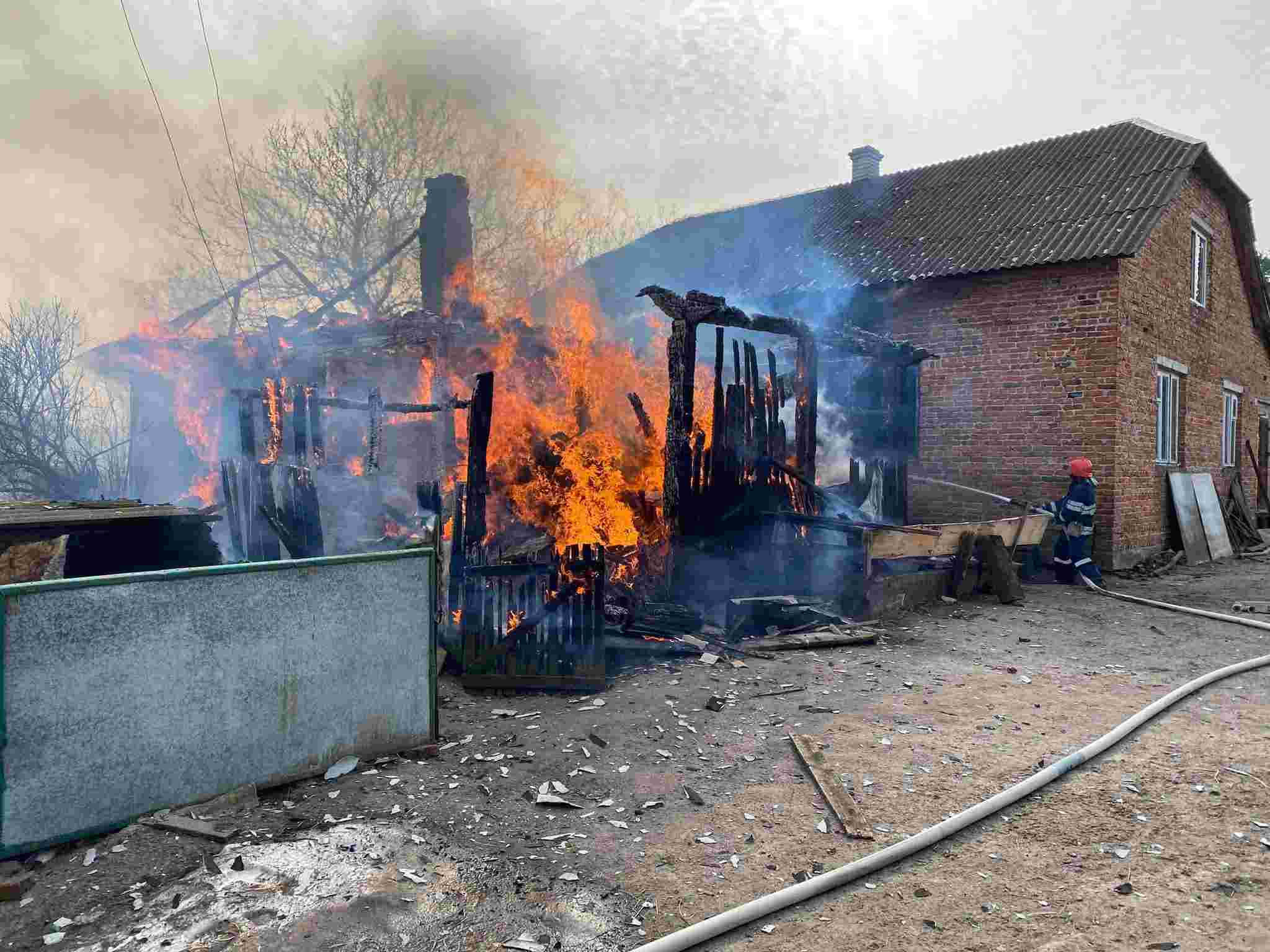 У Червонограді вогонь повністю знищив житловий будинок (фото)