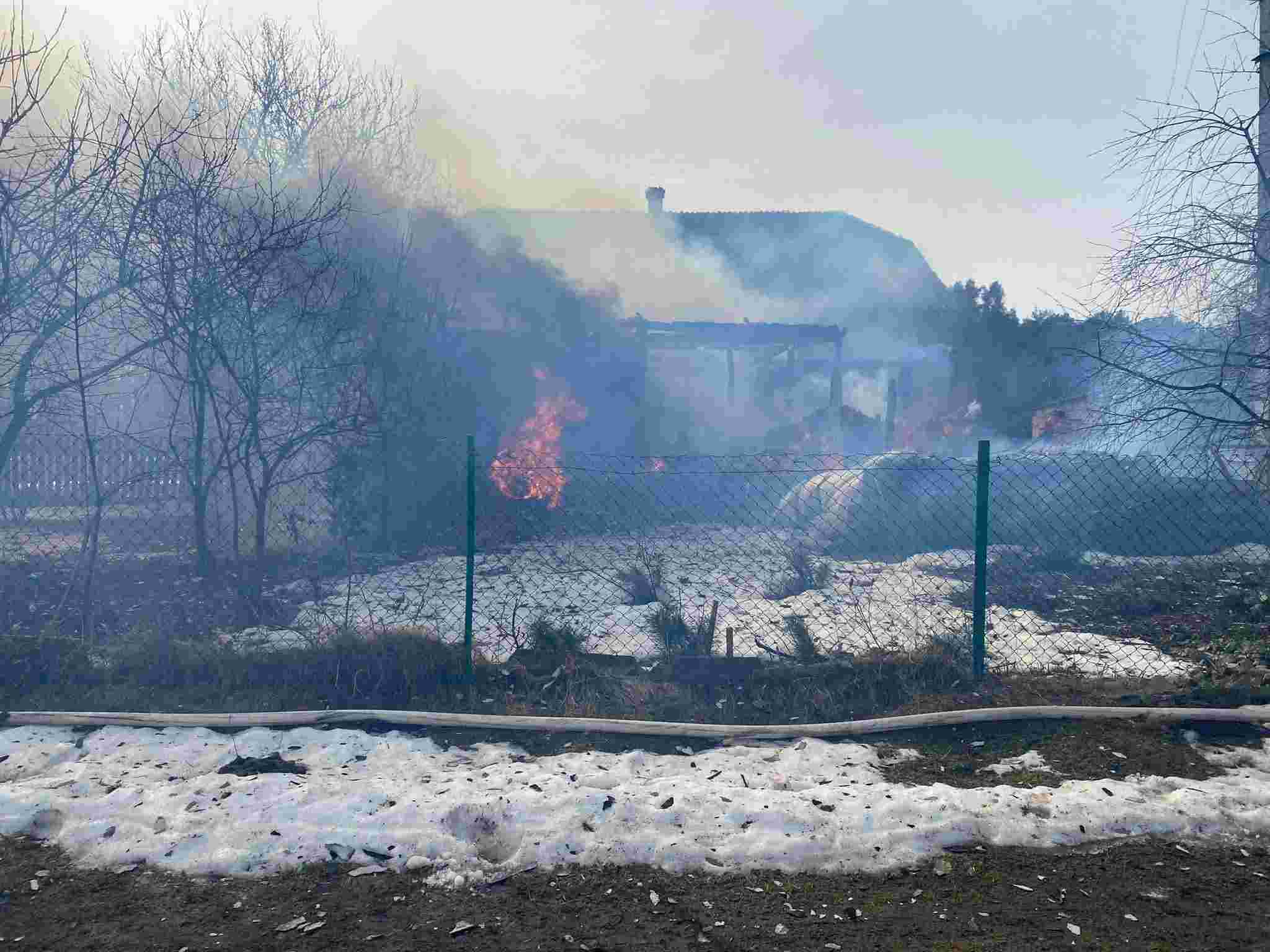 У Червонограді вогонь повністю знищив житловий будинок (фото)