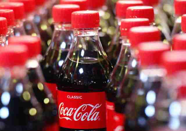 У «Coca-Cola» заявили, що виконуватимуть усі зобов’язання перед партнерами в Росії