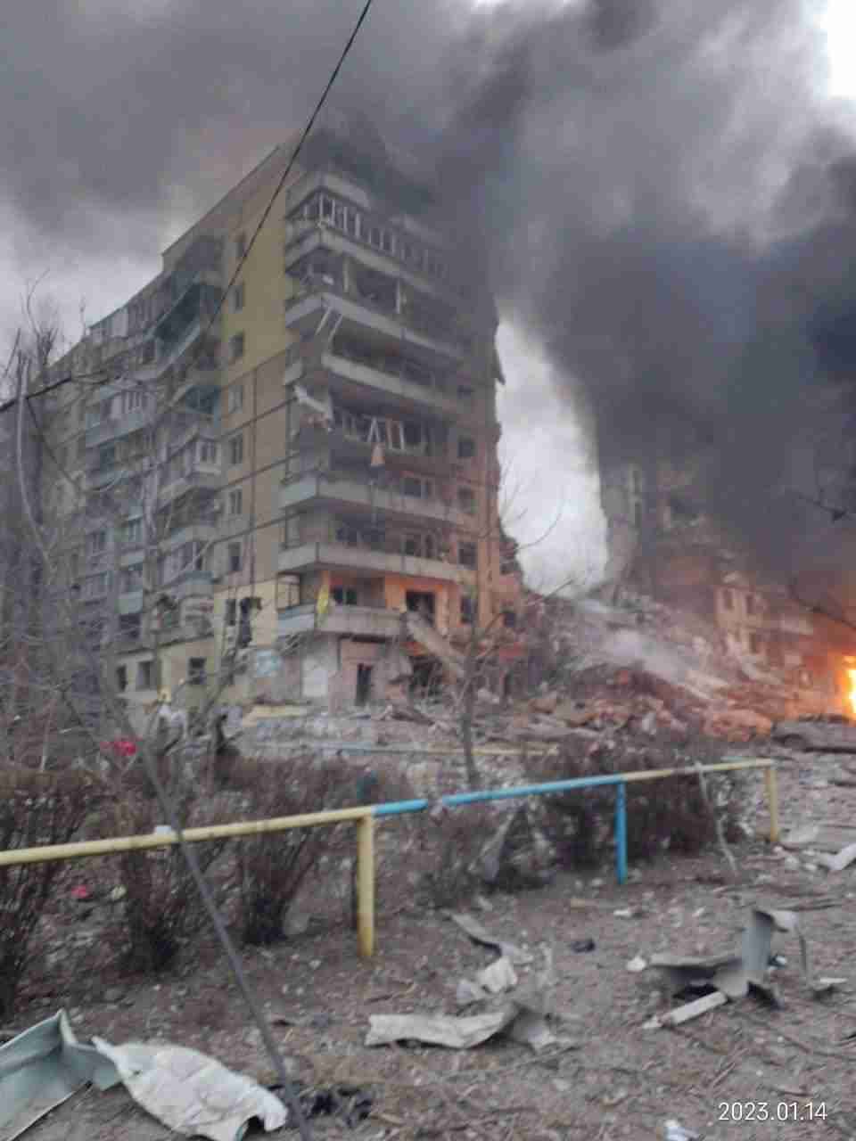 У Дніпрі росіяни вдарили по багатоквартирному будинку