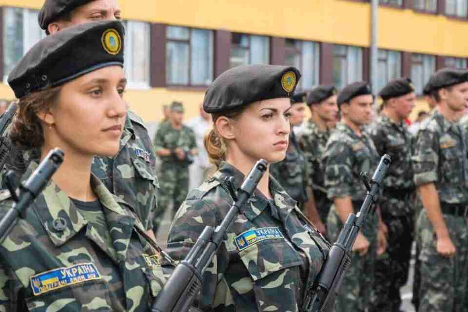 У ДПСУ спростували інформацію про заборону виїзду за кордон для жінок, які стоять на військовому обліку