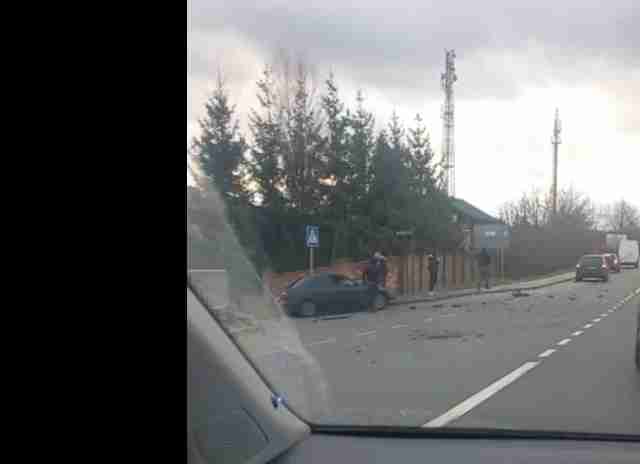 У ДТП на Львівщині рятувальники деблокували водія з автомобіля (ВІДЕО)