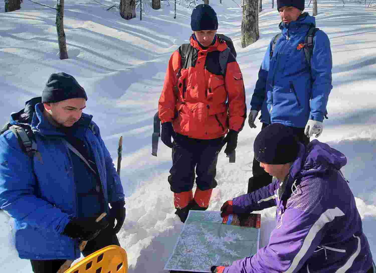 У горах рятувальники розшукують 40-річного київського лижника, який не виходить на зв’язок вже чотири доби (фото)