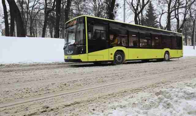 У громадському транспорті Львова підняли вартість проїзду