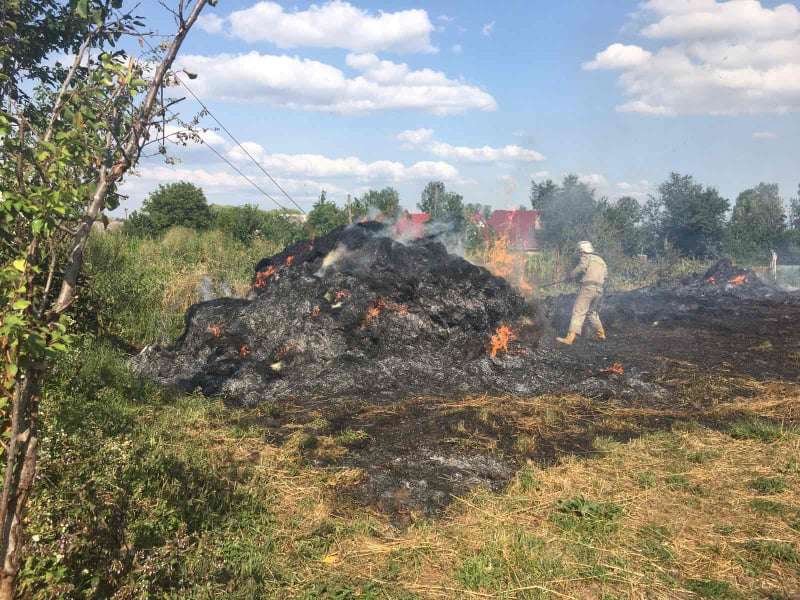 У Кам’янка-Бузькому районі згоріло 10 т соломи