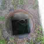 У Кам’янці-Бузькій жінка впала у відкритий каналізаційний люк (фото)