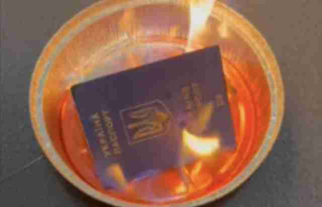 У Канаді росіянин спалив паспорт львів'янки (ФОТО)