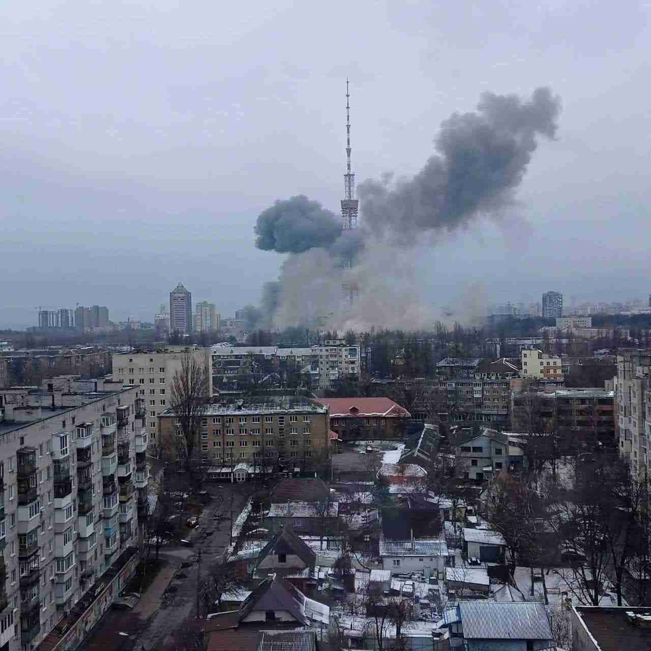 У Києві атаковано телевежу: тимчасово будуть перебої з каналами (ФОТО)