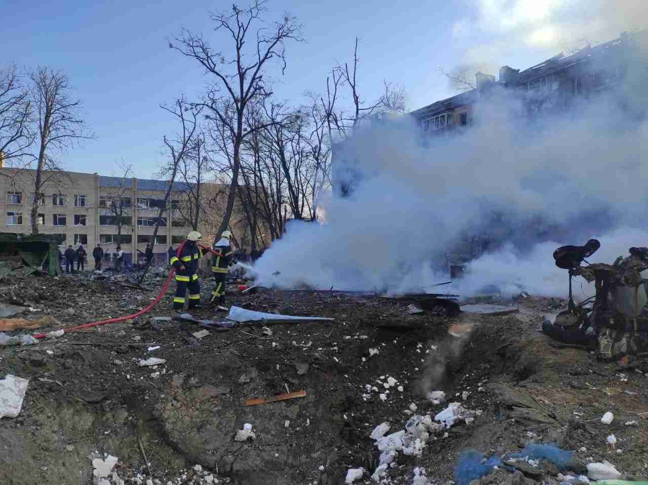 У Києві обстріляли житловий квартал, є жертви (ФОТО)
