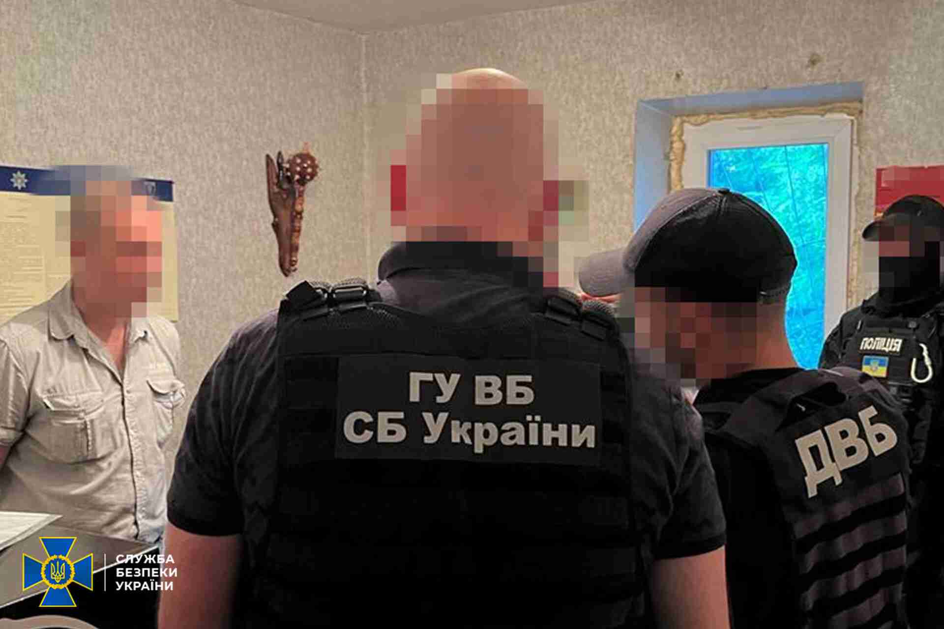 У Києві працівник поліції торгував інформацією із закритих баз даних правоохоронців (ФОТО, ВІДЕО)