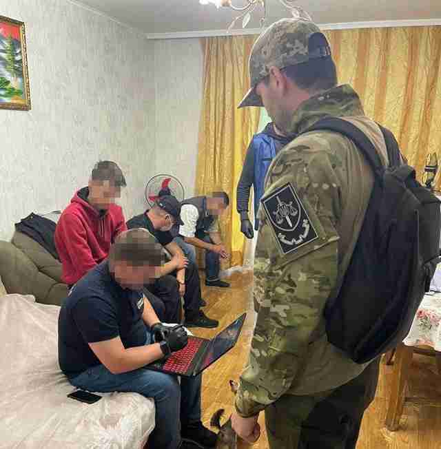 У Києві викрили злочинну групу, яка наживалася на постраждалих внаслідок бойових дій (ФОТО)