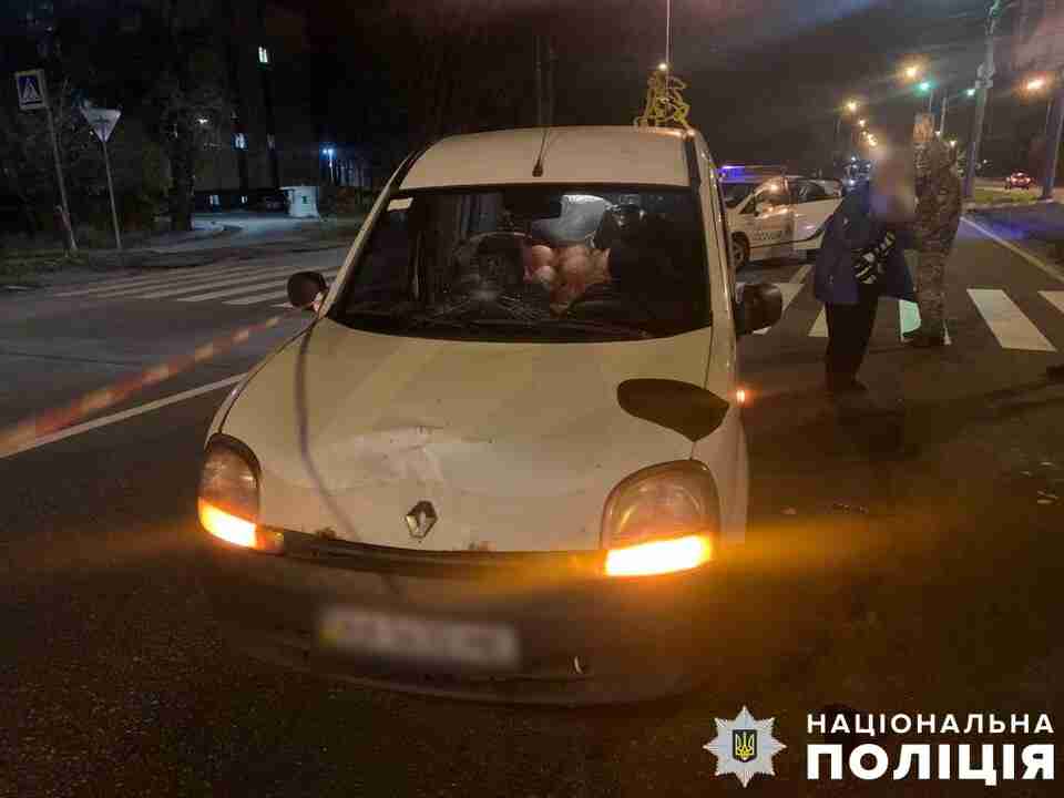 У Києві водій автомобіля збив прикордонницю, яка несла службу на блокпосту (ФОТО)