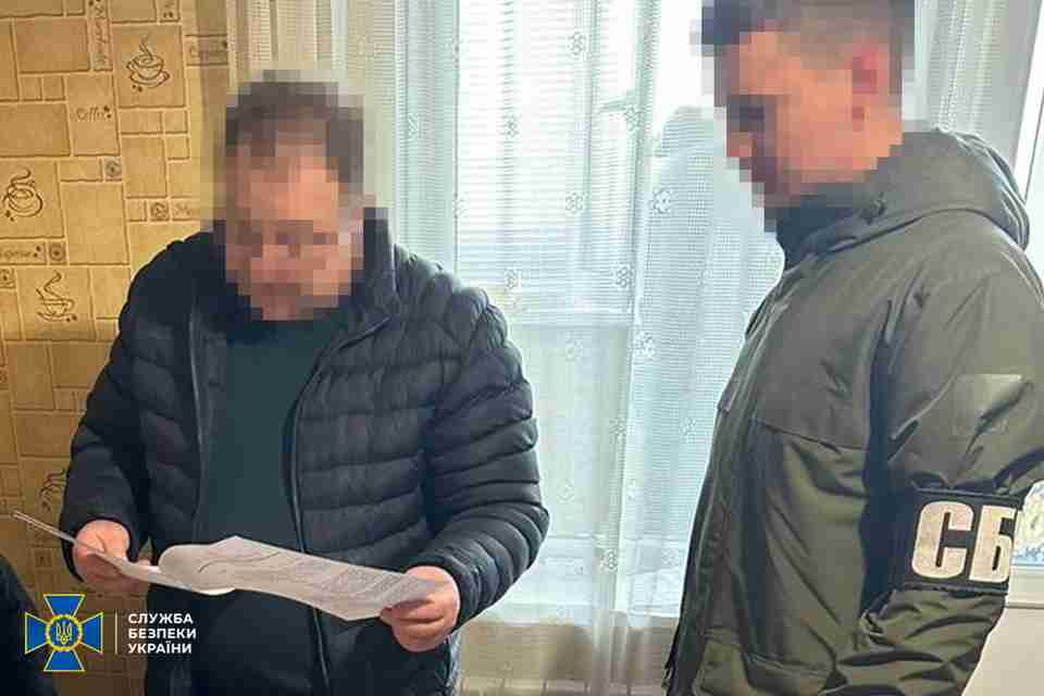 У Києві затримали бізнесмена, який допомагав росіянам будувати укріплення, продаючи будматеріали