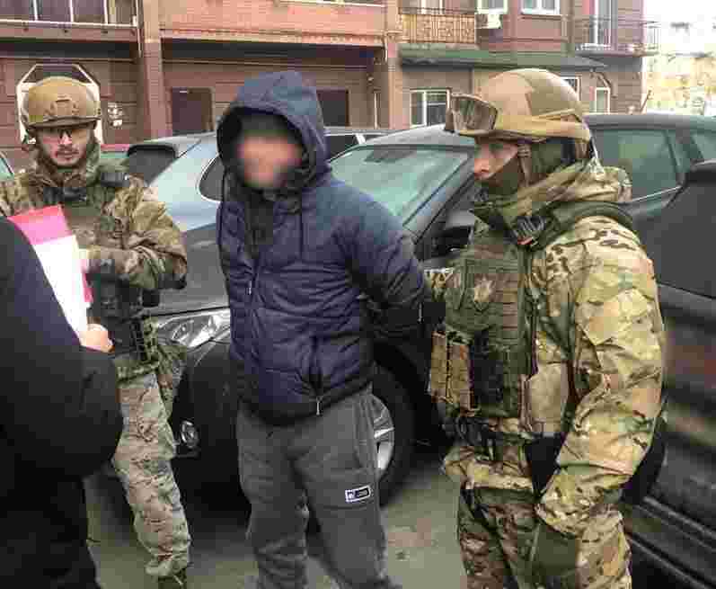 У Києві правоохоронці затримали групу бандитів, котрі 5 років вбивали на замовлення: детально про злочини (фото)