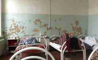 У лікарнях Севастополя встановлюють по сорок ліжок у палатах