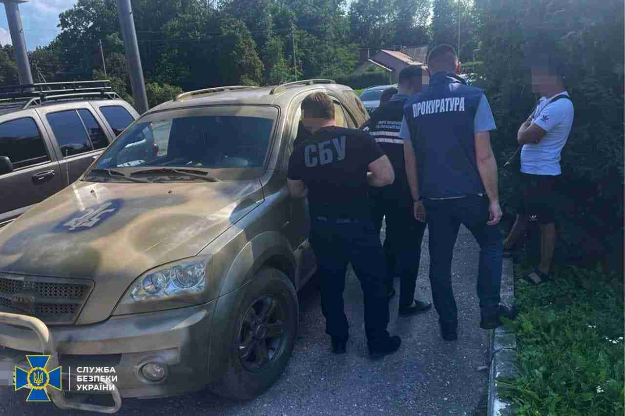 У Львівські області викрили схему продажу авто, які нібито ввезені для ЗСУ (ФОТО)