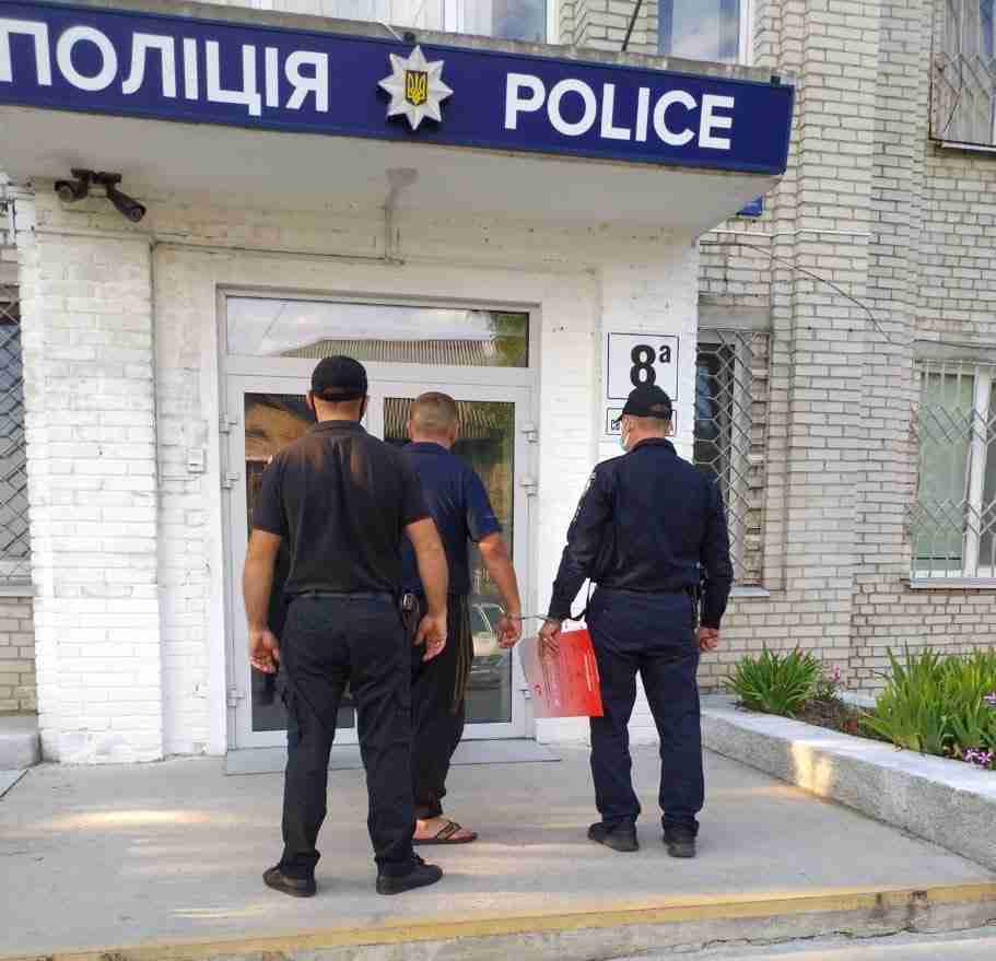 У Львівській області у кафе зловмисник жорстоко побив чоловіка