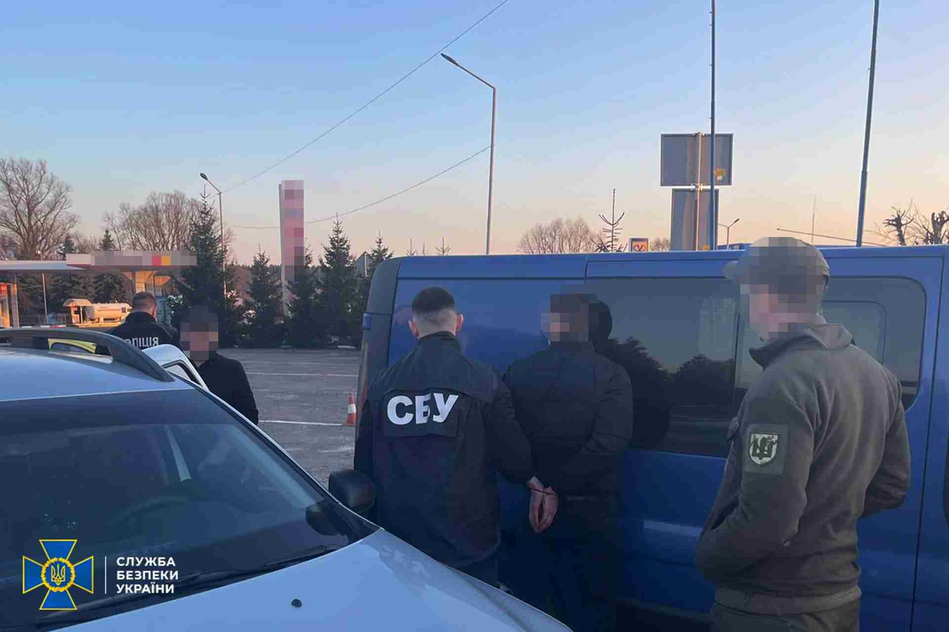 У Львівській області затримано ділків, які переправляли чоловіків закордон