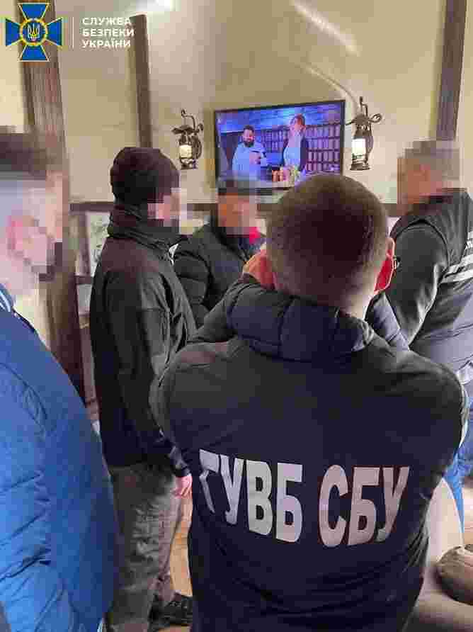 У львівському кафе затримали вірменина за спробу дати хабар працівнику СБУ