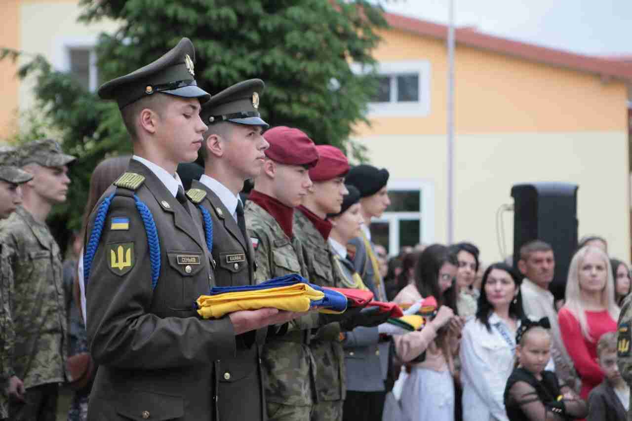У львівському ліцеї імені Героїв Крут відбулись випускні урочистості (ФОТО)