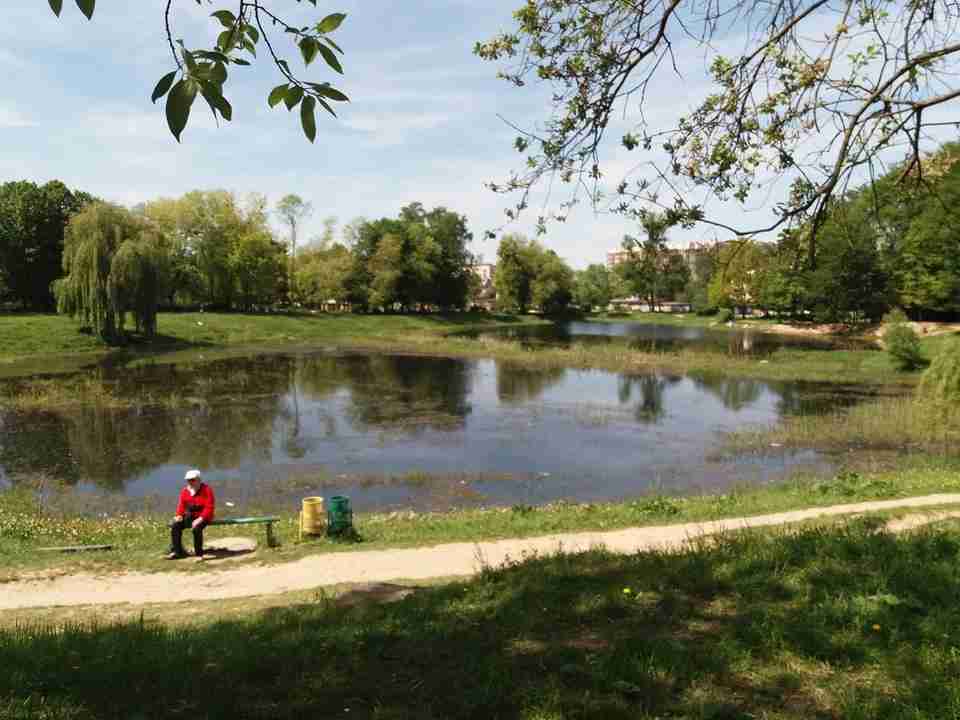 У львівському парку в озері втопилася неповнолітня дівчина