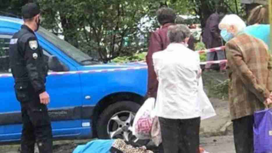 У Львові 88-річна жінка випала з вікна багатоповерхівки