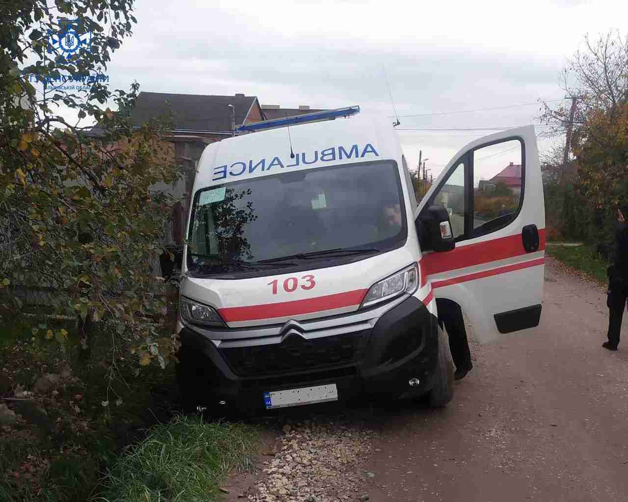 У Львові автомобіль швидкої допомоги потрапив у дорожньо-транспорту пригоду (ФОТО)
