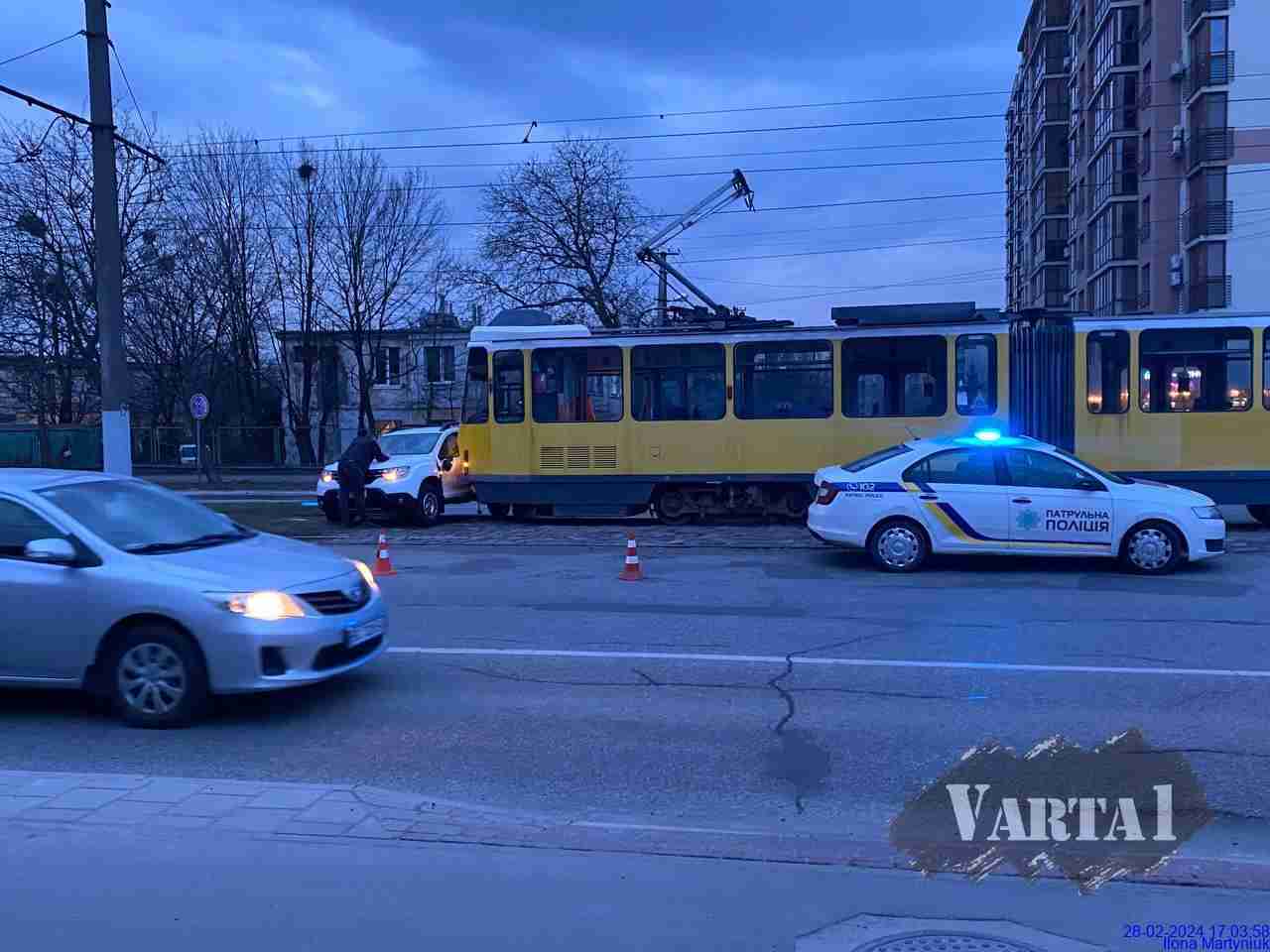 У Львові через ДТП не курсують трамваї (ФОТО, ВІДЕО)