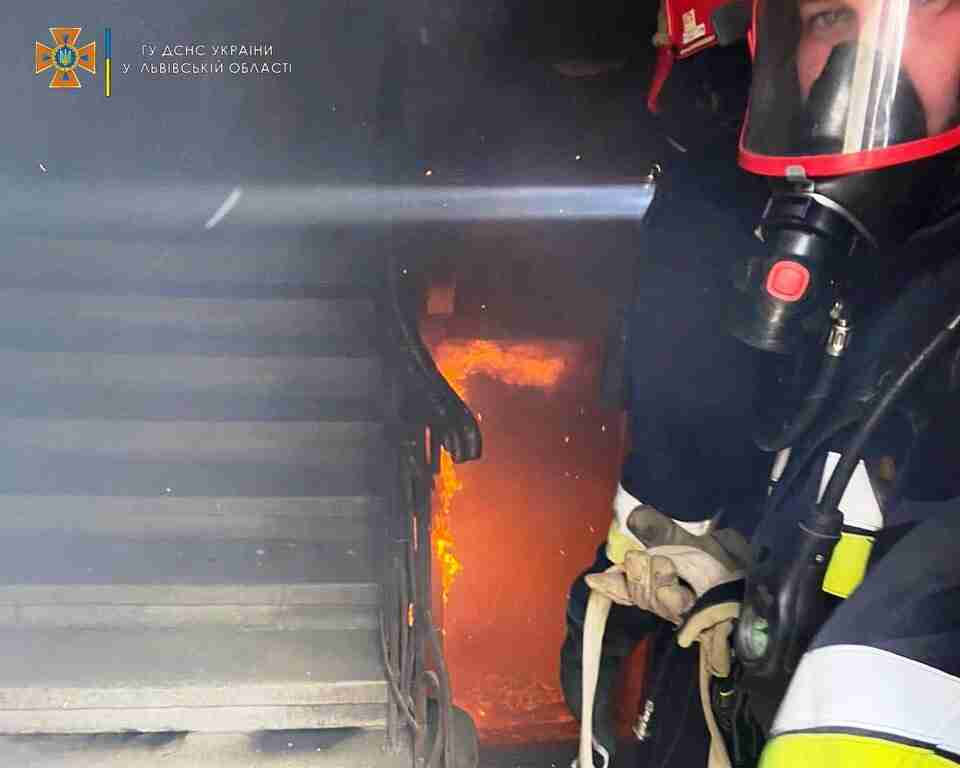 У Львові через пожежу у багатоповерхівці проводили евакуацію мешканців (ФОТО)