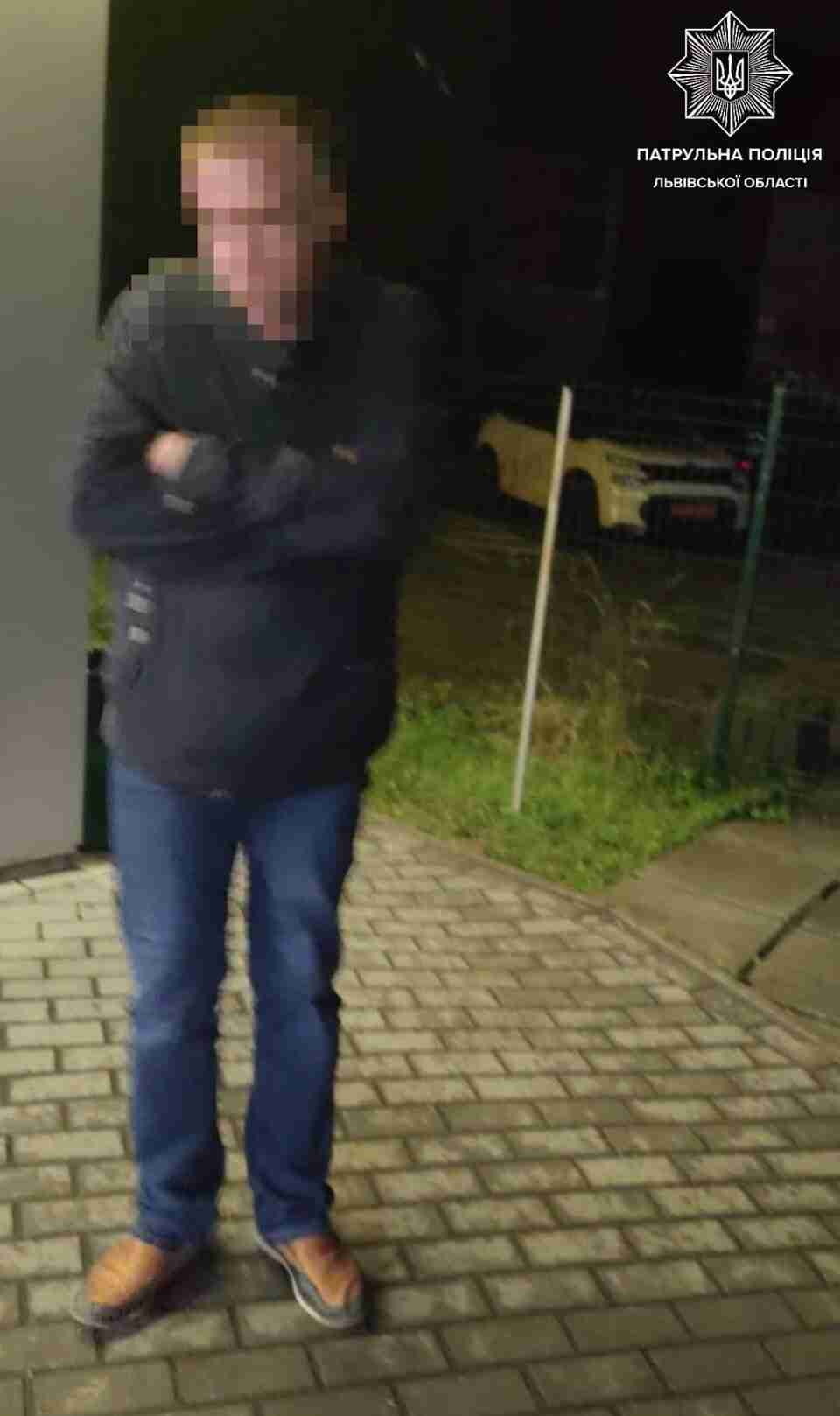 У Львові друг водія-наркомана намагався відкупитися мангалом
