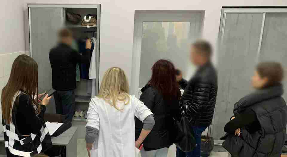 У Львові двох лікарів підозрюють у хабарництві: вимагали гроші у військовозобов'язаного(ФОТО)