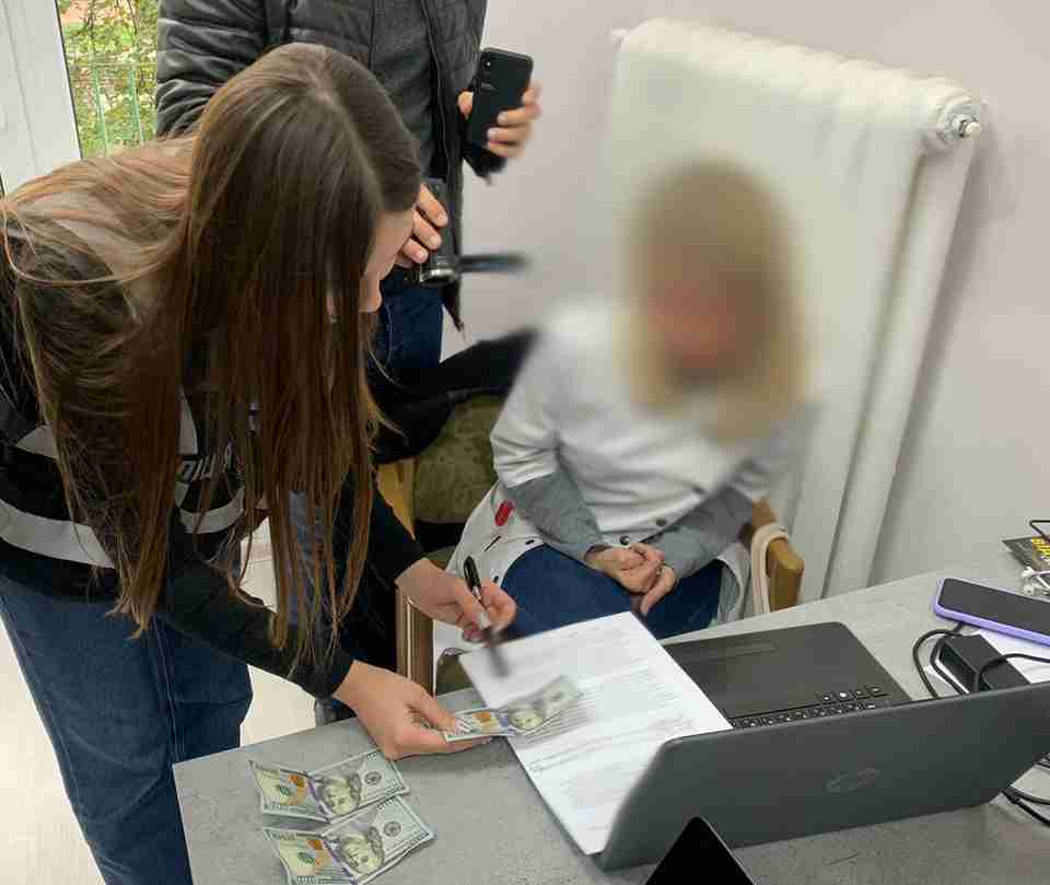 У Львові двох лікарів підозрюють у хабарництві: вимагали гроші у військовозобов'язаного(ФОТО)