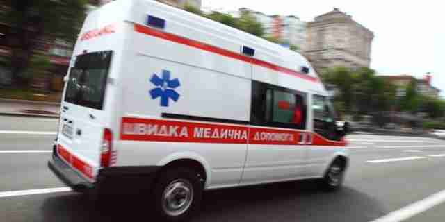 У Львові двоє людей потрапили з отруєнням до лікарні