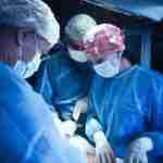 У Львові лікарі провели складну операцію по видаленню велетенської пухлини (фото)