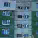 У Львові людина хоче стрибнути з вікна будинку (фото, відео)