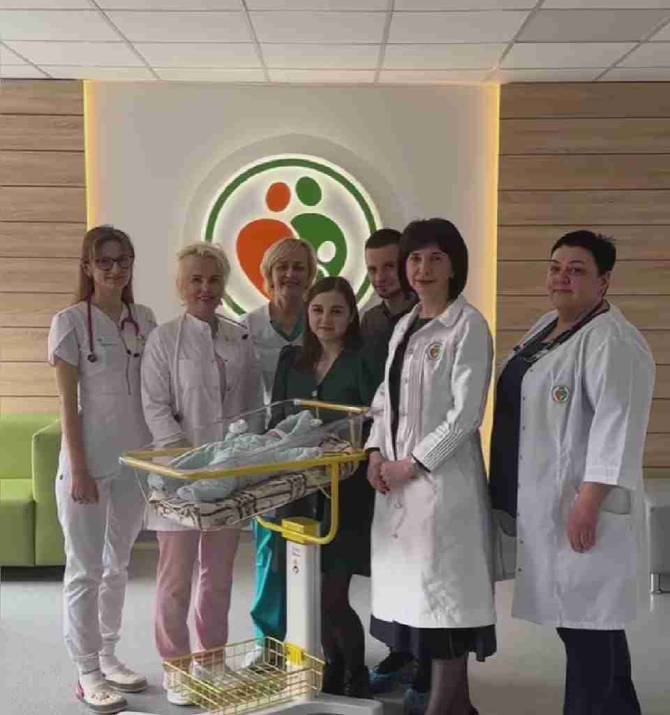 У Львові медики виходили немовля вагою 580 грам (ФОТО)