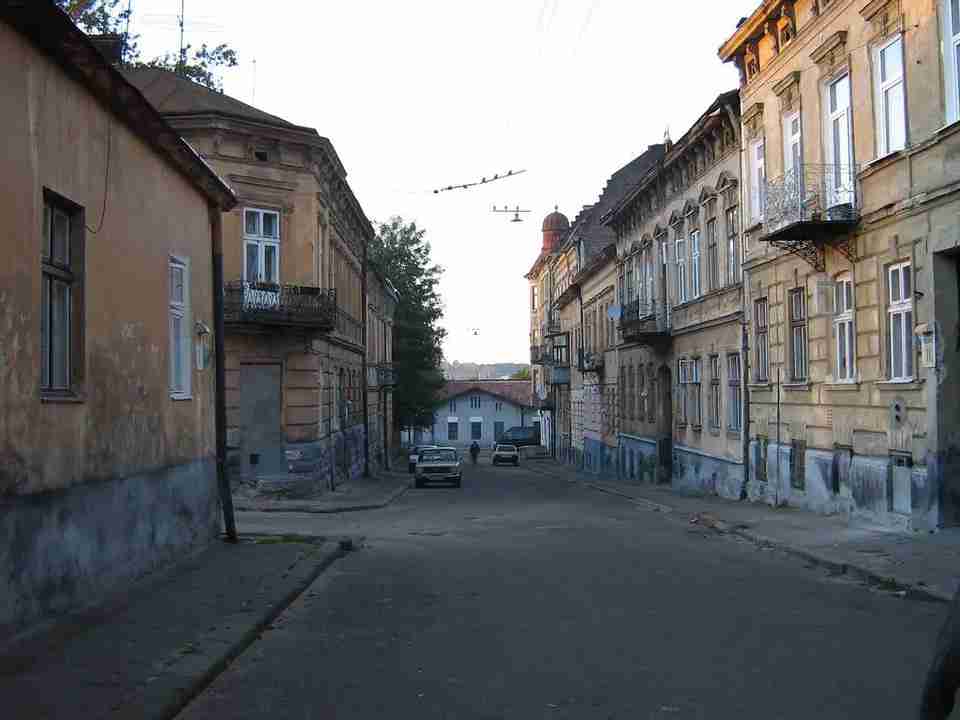 У Львові на два місяці перекрили для руху вулицю Караїмську (СХЕМА)