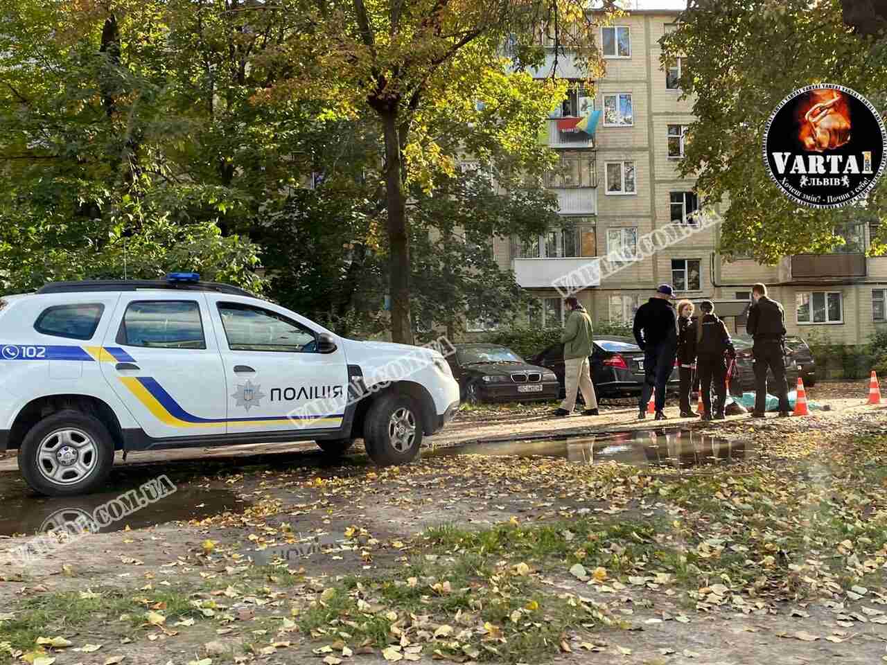 У Львові на вулиці помер чоловік (ФОТО 18+)