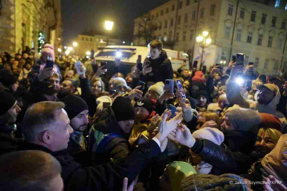 У Львові натовп людей тепло зустрів Дуду з оплесками (ФОТО/ВІДЕО)