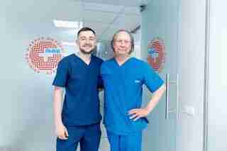 У Львові оперував легендарний трансплантолог зі США