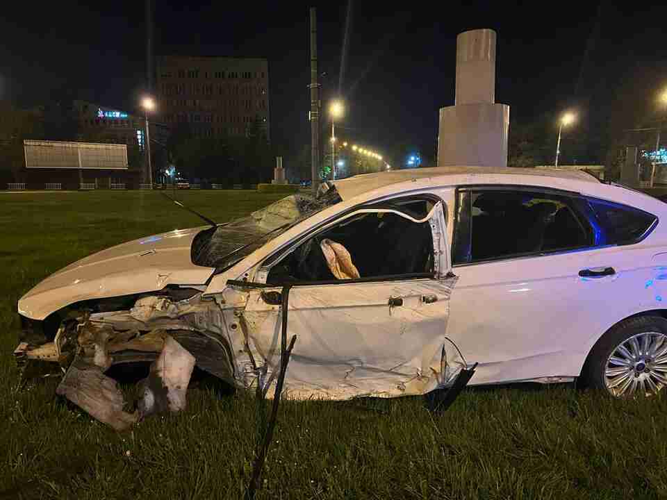 У Львові п'яний 24-річний водій вчинив ДТП на кільці (ФОТО)