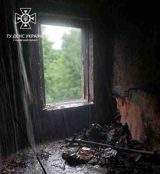 У Львові під час пожежі постраждала 87-річна жінка (ФОТО)