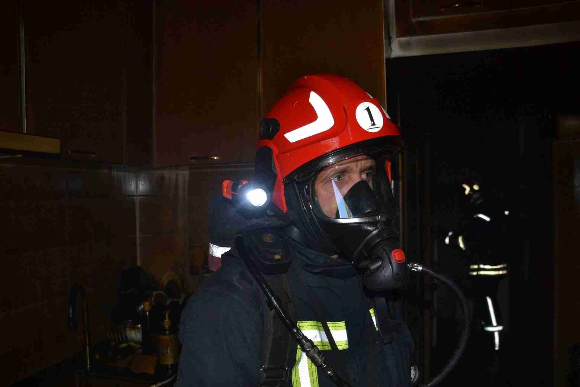 У Львові під час пожежі у власній квартирі загинула людина