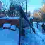 У Львові під вагою снігу поламалась трамвайна зупинка (фото)