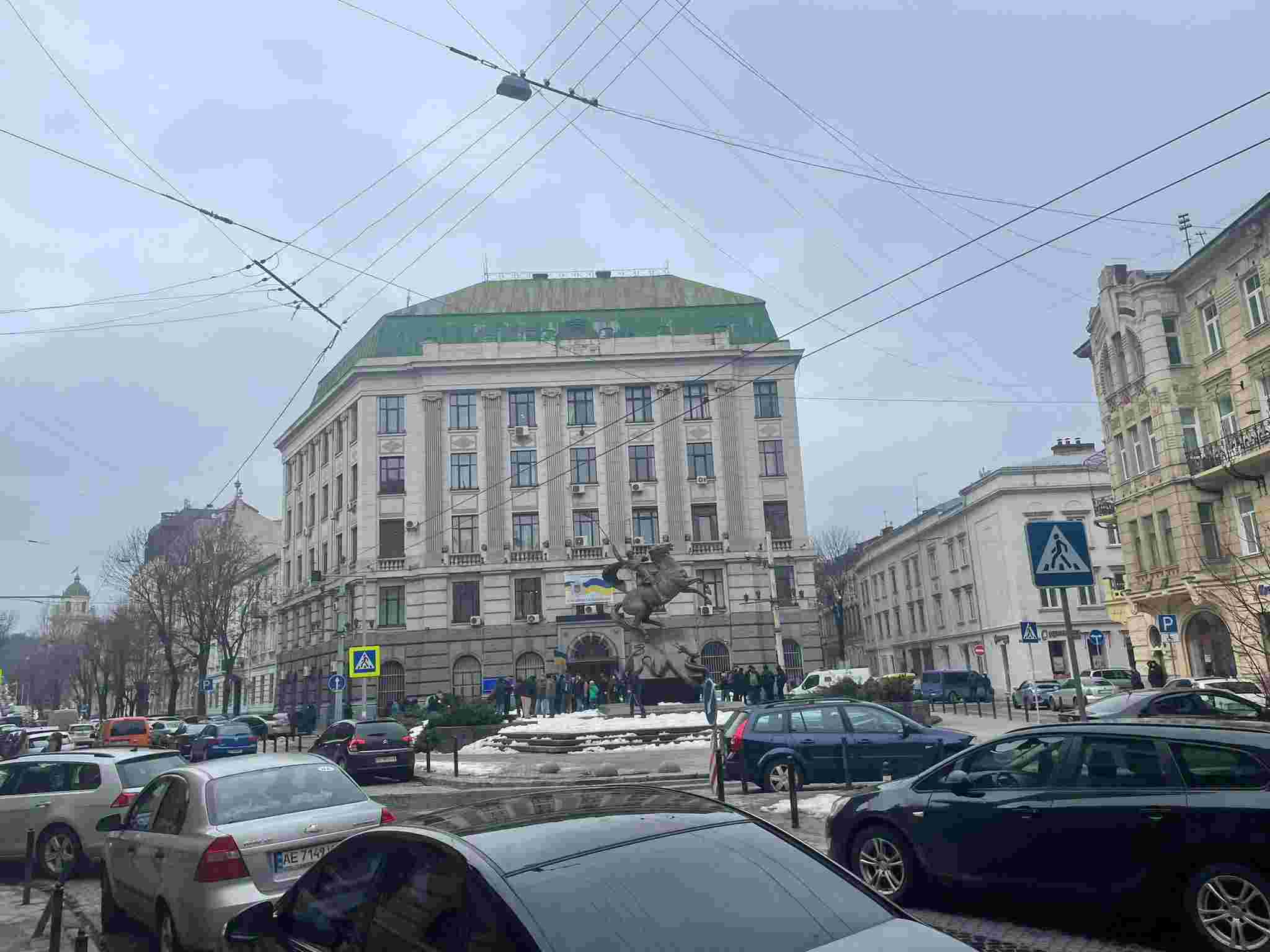 У Львові пікетують Головне управління Нацполіції (фото)